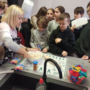 #LaboratoriaPrzyszłości- Świąteczne pierniczki klasy 6a!