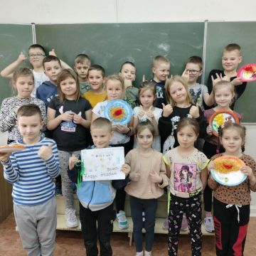 dzieci biorące udział w programie